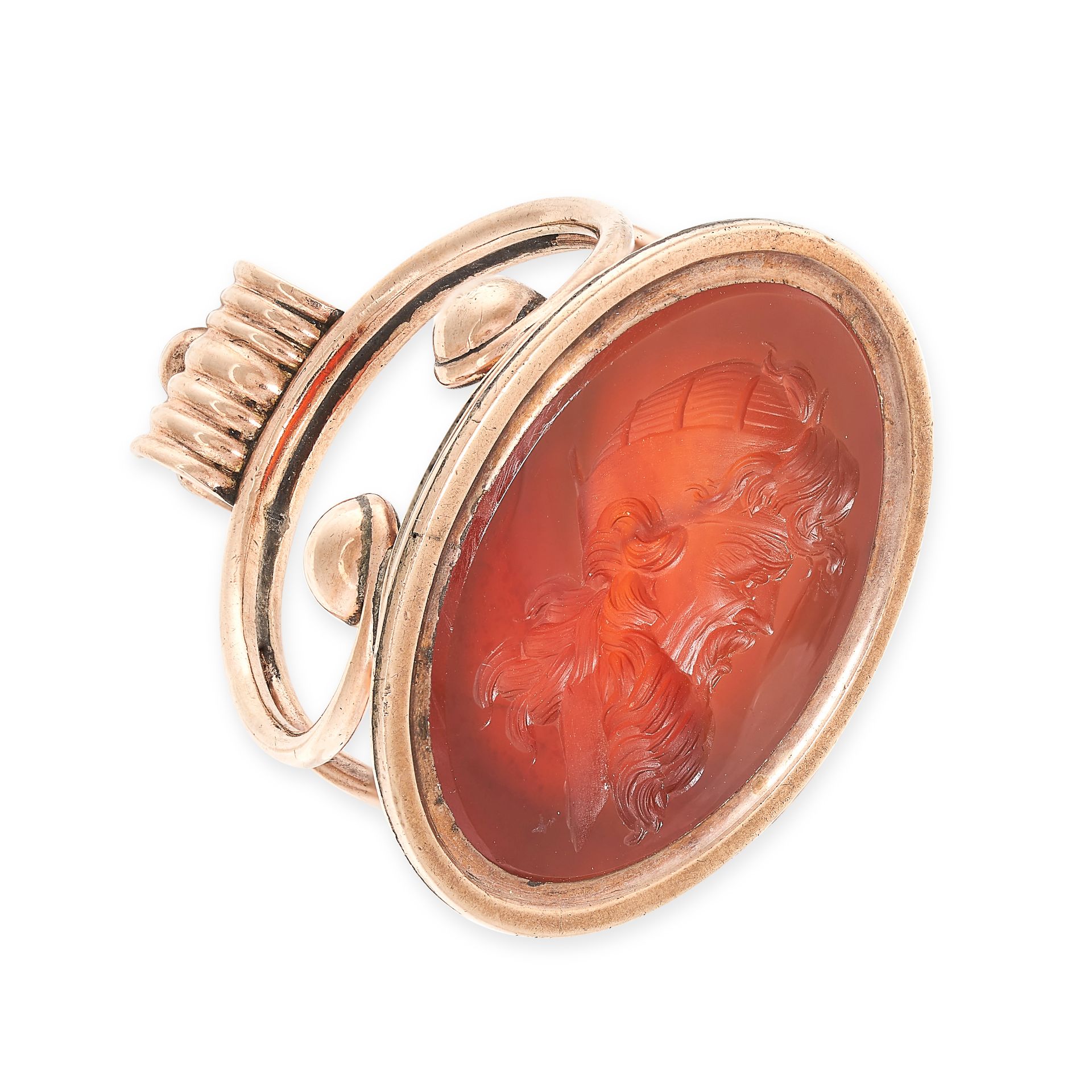 AN ANTIQUE CARNELIAN INTAGLIO SEAL FOB / PENDANT, 19TH CENTURY in yellow gold, the oval face set