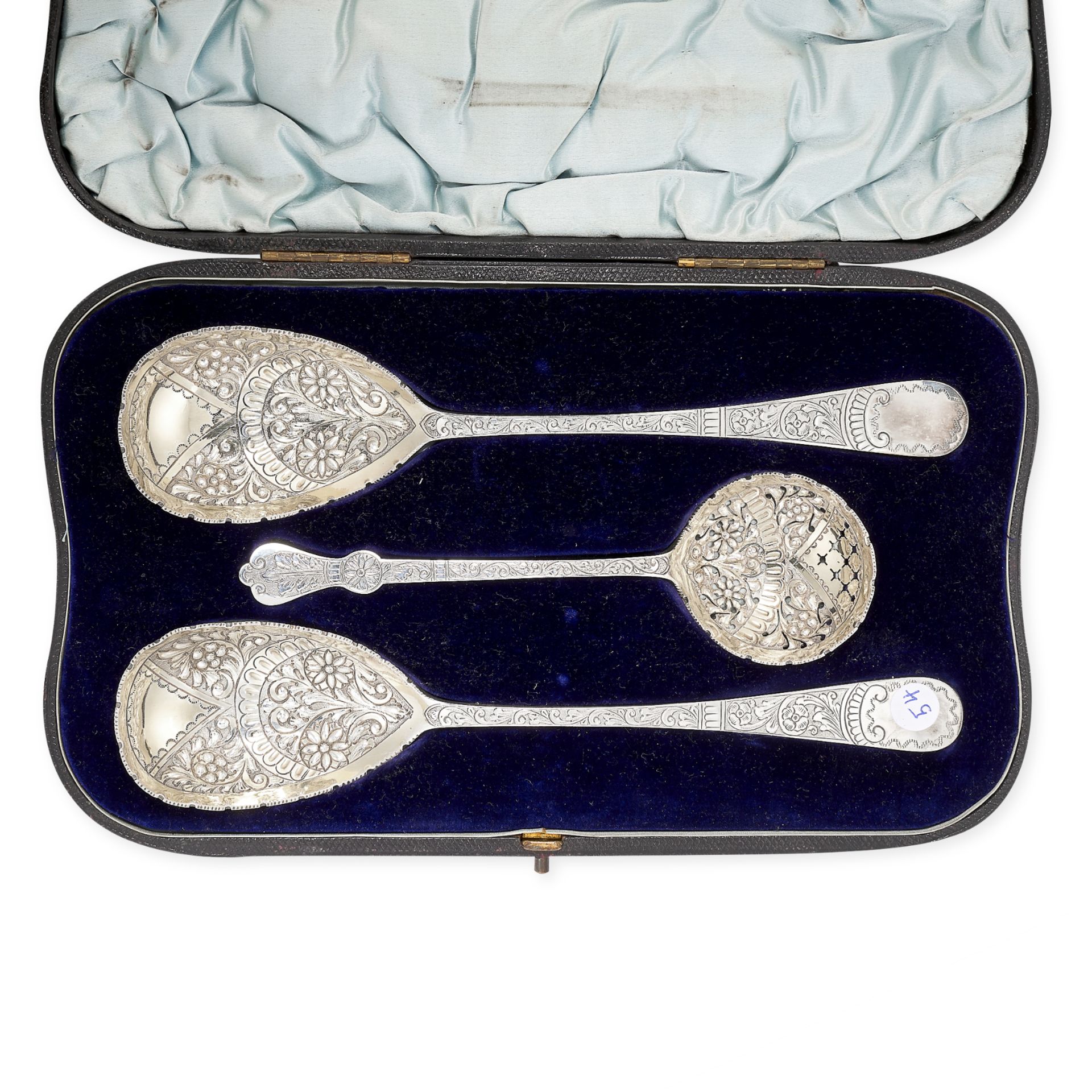 NO RESERVE - AN ANTIQUE VICTORIAN STERLING SILVER FRUIT SERVING SET, WILLIAM HUTTON & SONS, LONDON