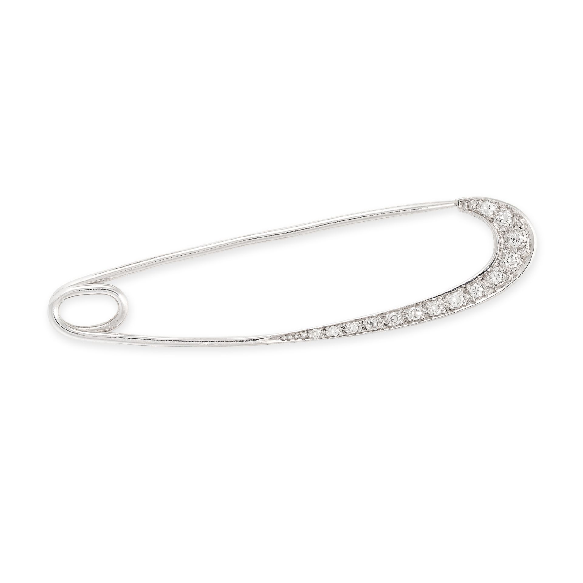A DIAMOND SAFETY PIN BROOCH in 18ct gold, the pin set with round brilliant cut diamonds, stamped