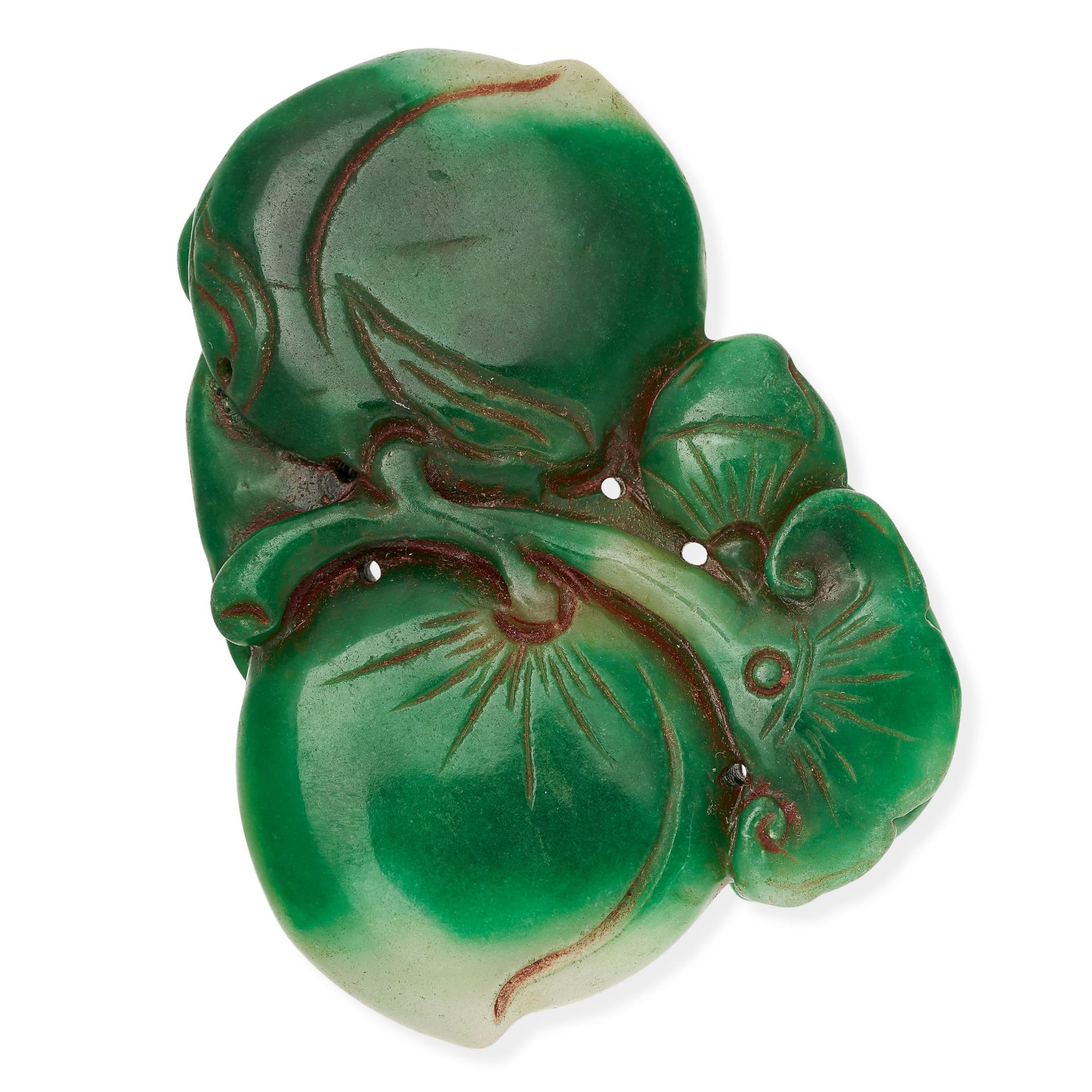 NO RESERVE - A CARVED JADEITE JADE PLAQUE carved in the Chinese style depicting two monkeys climbing - Bild 2 aus 2