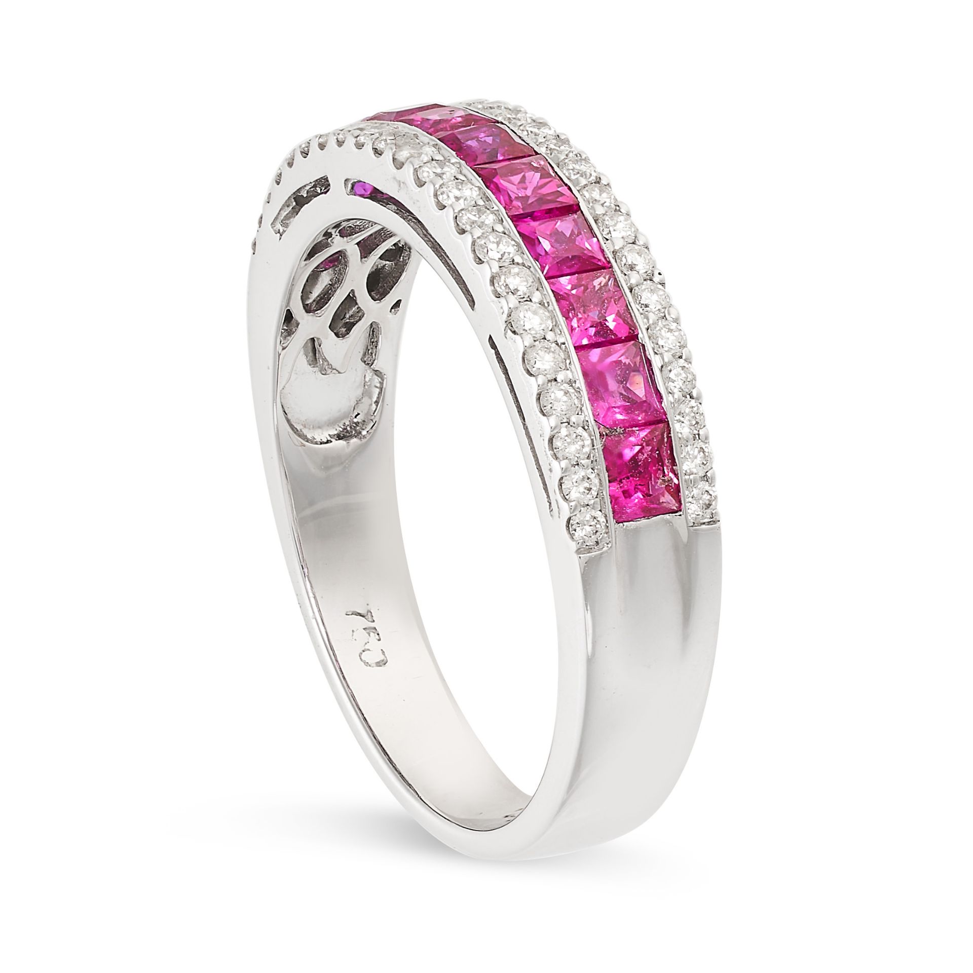 A RUBY AND DIAMOND ETERNITY RING in 18ct gold, set with a central row of French cut rubies between - Bild 2 aus 2