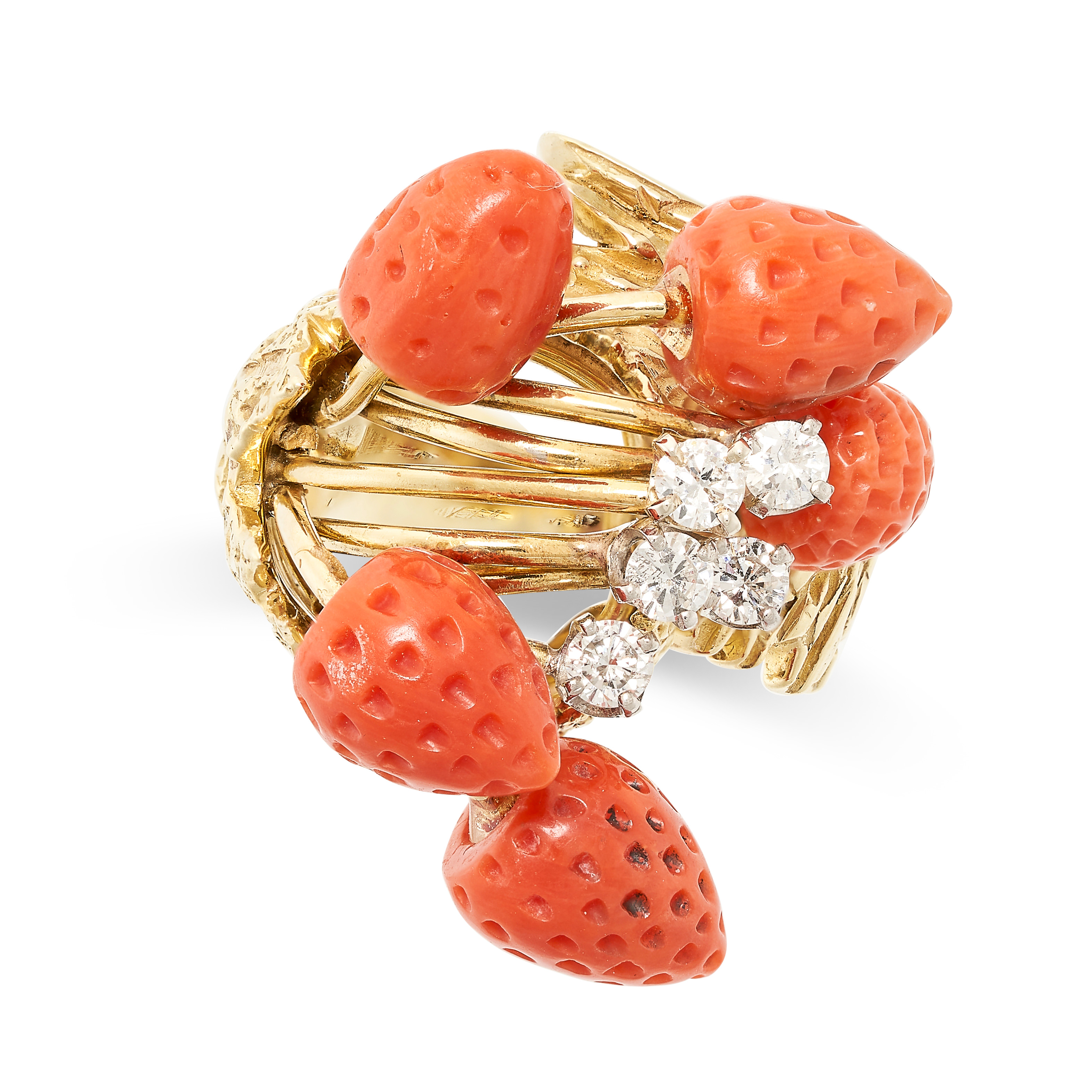 A VINTAGE CORAL AND DIAMOND RING in 18ct yellow gold, the textured gold band set with five carved