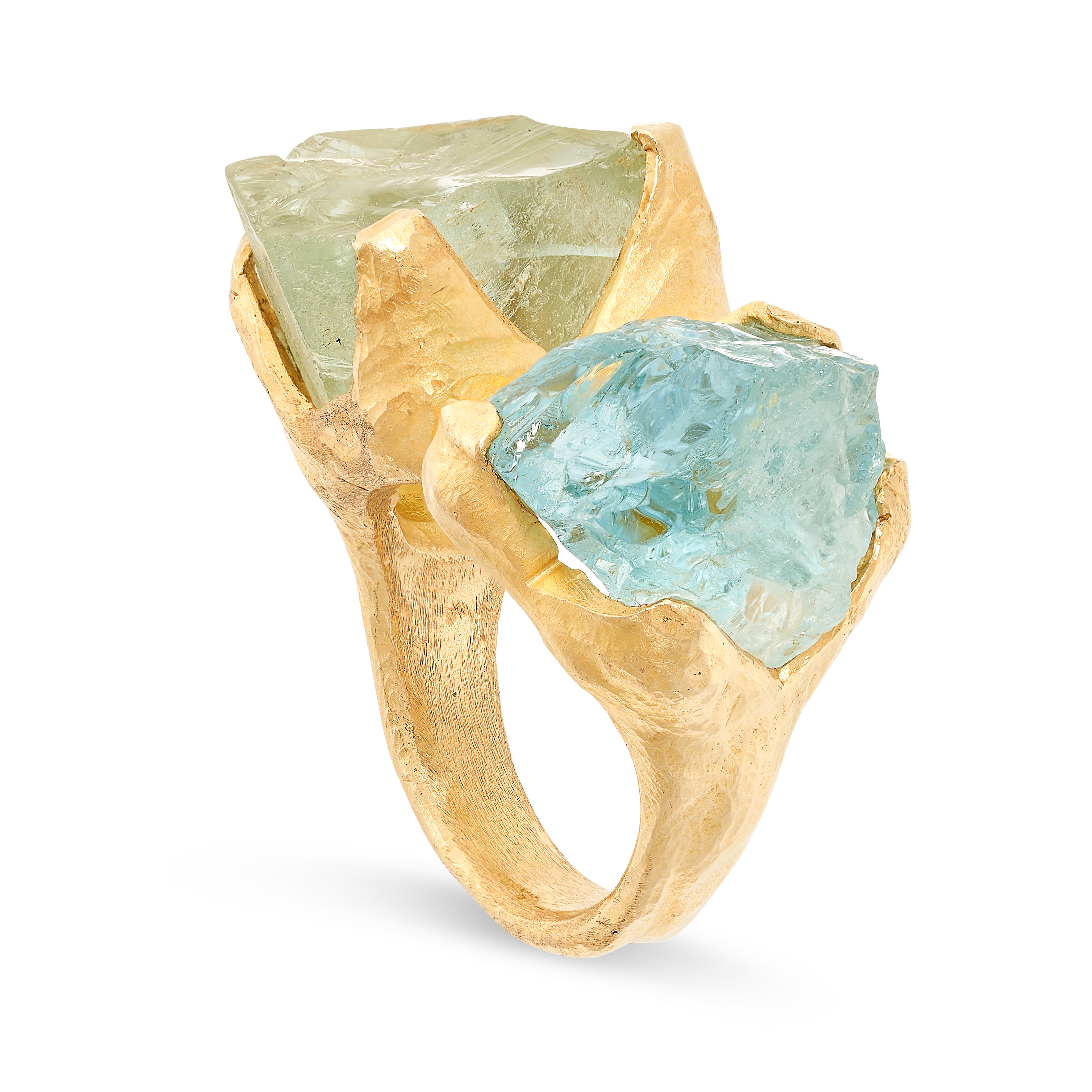AN AQUAMARINE AND GREEN BERYL DRESS RING in yellow gold, set with a rough aquamarine and green beryl - Image 2 of 2