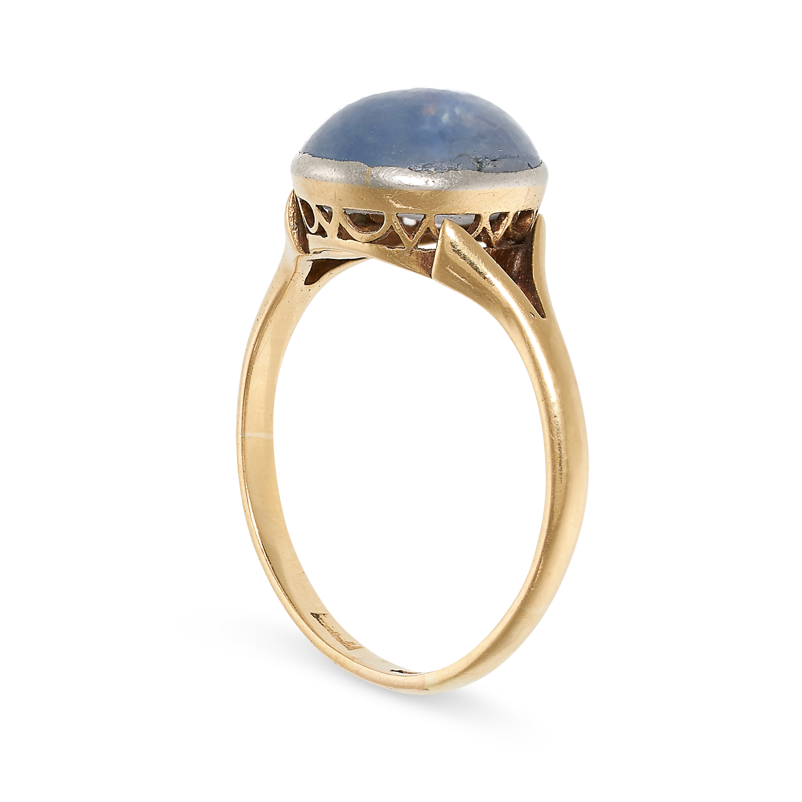 AN ANTIQUE STAR SAPPHIRE RING in yellow gold, set with a cabochon star sapphire, marked - Image 3 of 3