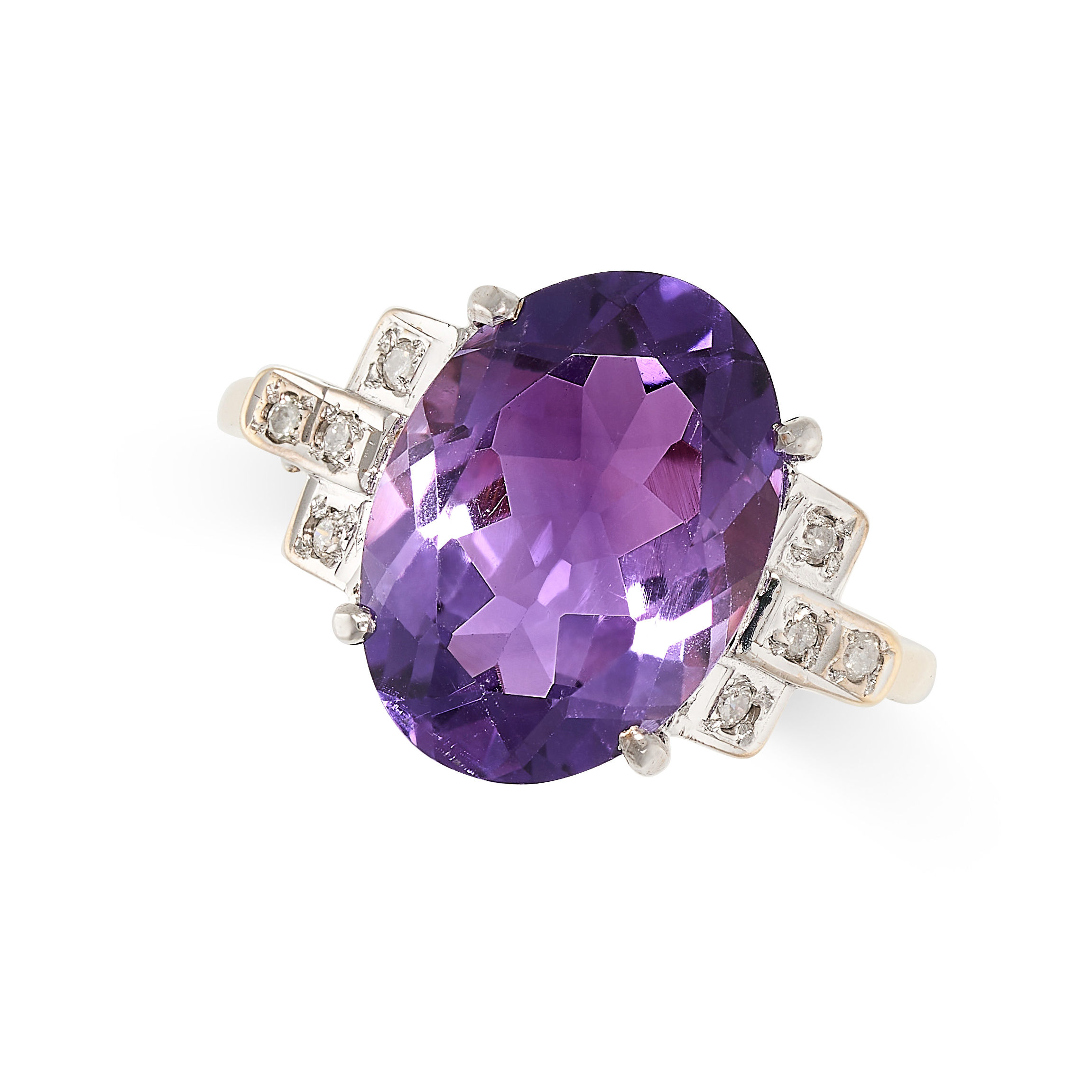 AN AMETHYST AND DIAMOND RING in yellow gold, set with an oval cut amethyst accented by round cut