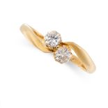 NO RESERVE - A DIAMOND TOI ET MOI RING in 18ct yellow gold, set with two round brilliant cut