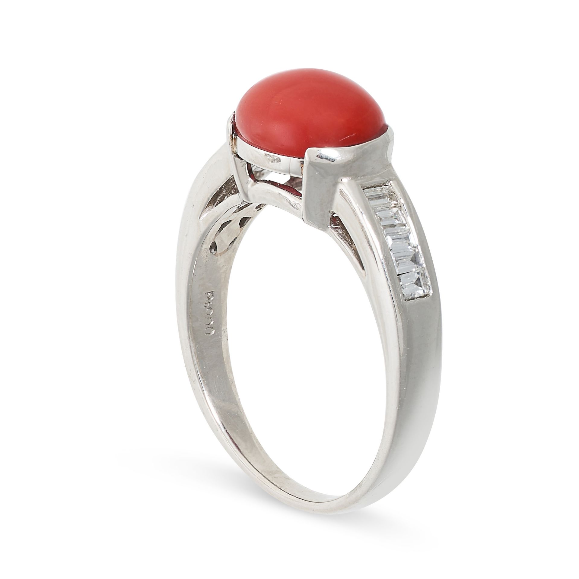A CORAL AND DIAMOND RING in platinum, set with an oval cabochon coral accented by baguette cut - Bild 2 aus 2