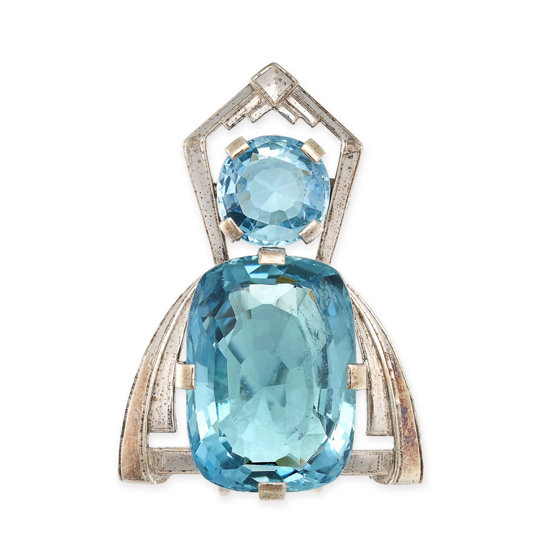 AN AQUAMARINE BROOCH, CIRCA 1940 in platinum, in geometric design, set with a cushion cut aquamarine