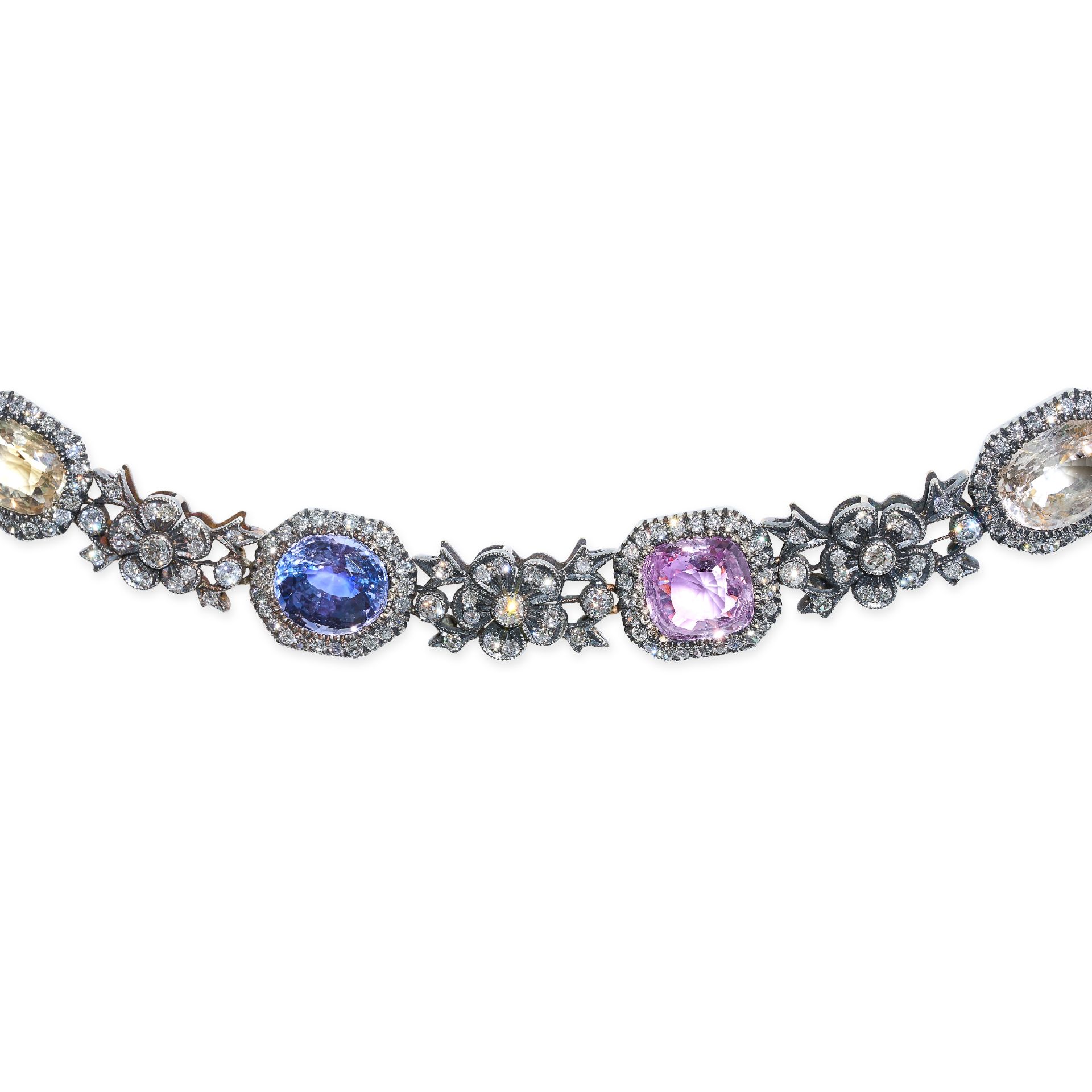 AN ANTIQUE UNHEATED MULTICOLOUR SAPPHIRE AND DIAMOND NECKLACE, 19TH CENTURY in yellow gold and - Bild 2 aus 2