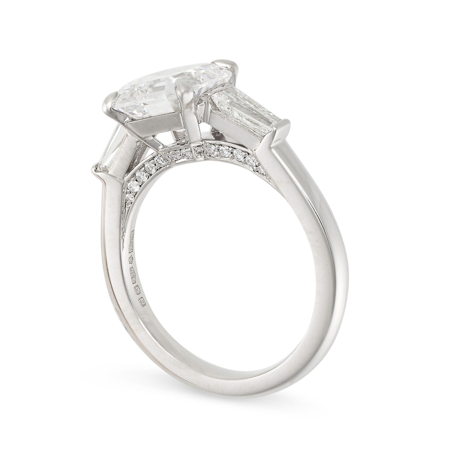 BOODLES, A SOLITAIRE DIAMOND ENGAGEMENT RING in platinum, set with an Asscher cut diamond of 2.22 - Bild 2 aus 2