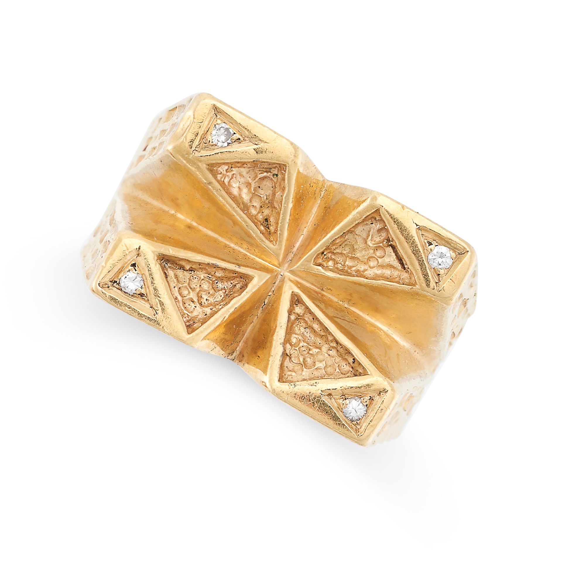 A VINTAGE DIAMOND RING in 18ct yellow gold, in abstract cross design, set with round cut diamonds,