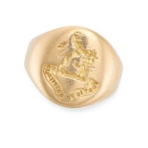 A VINTAGE SEAL / SIGNET RING in 18ct yellow gold, the oval face engraved with a crest and motto,