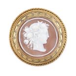 AN ANTIQUE CAMEO BROOCH set with a carved shell cameo depicting a lady with roses in her hair, in