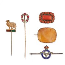 A MIXED LOT OF ANTIQUE JEWELLERY including an agate brooch, a coral brooch, a paste horseshoe tie