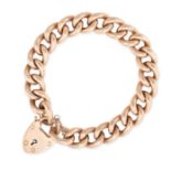 AN ANTIQUE CURB LINK BRACELET in 9ct rose gold, comprising a series of curb links, the clasp