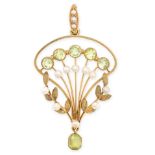 AN ANTIQUE ART NOUVEAU PERIDOT AND PEARL PENDANT in 18ct yellow gold, set with round cut and step