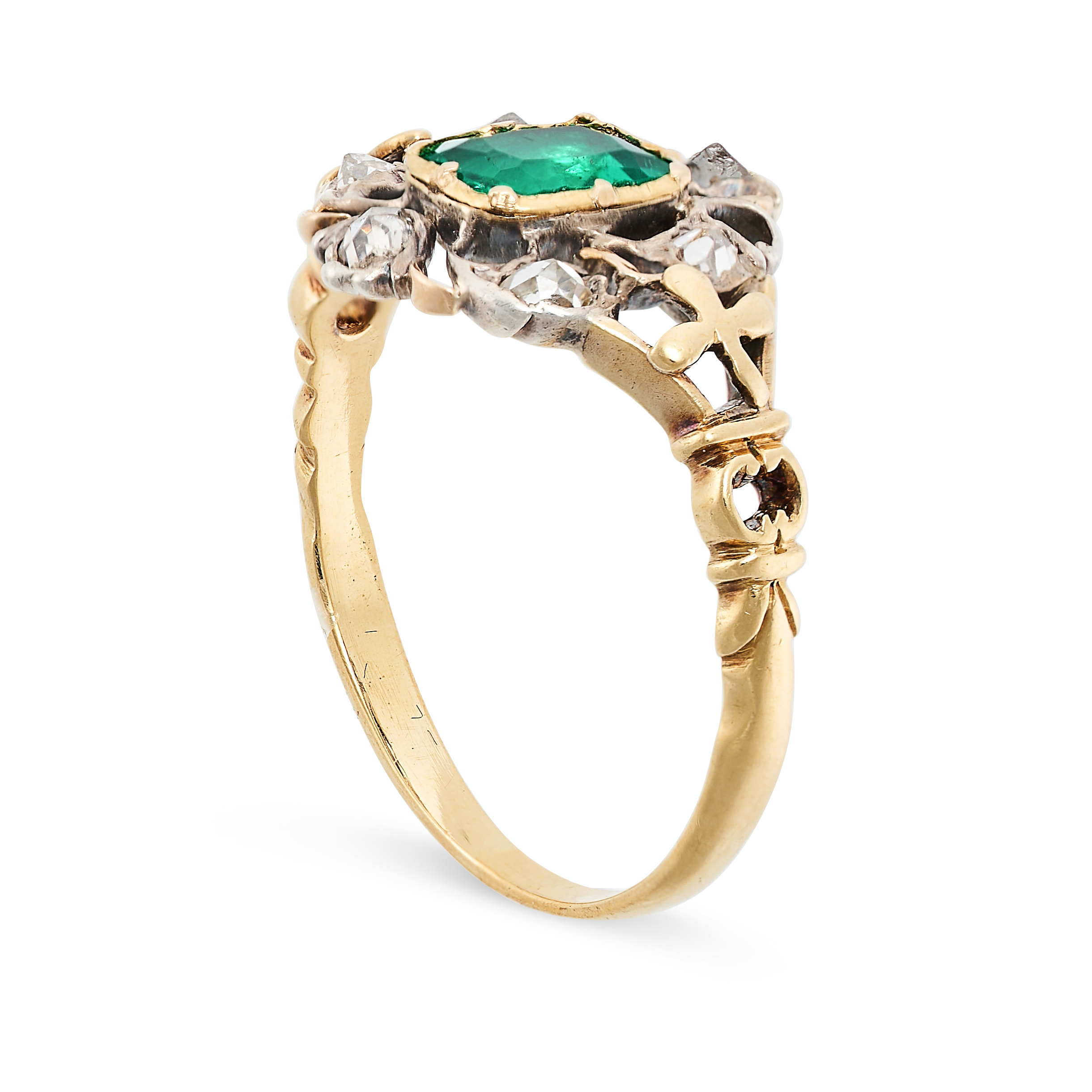 AN ANTIQUE EMERALD AND DIAMOND RING, EARLY 19TH CENTURY in yellow gold and silver, set with a - Image 2 of 2