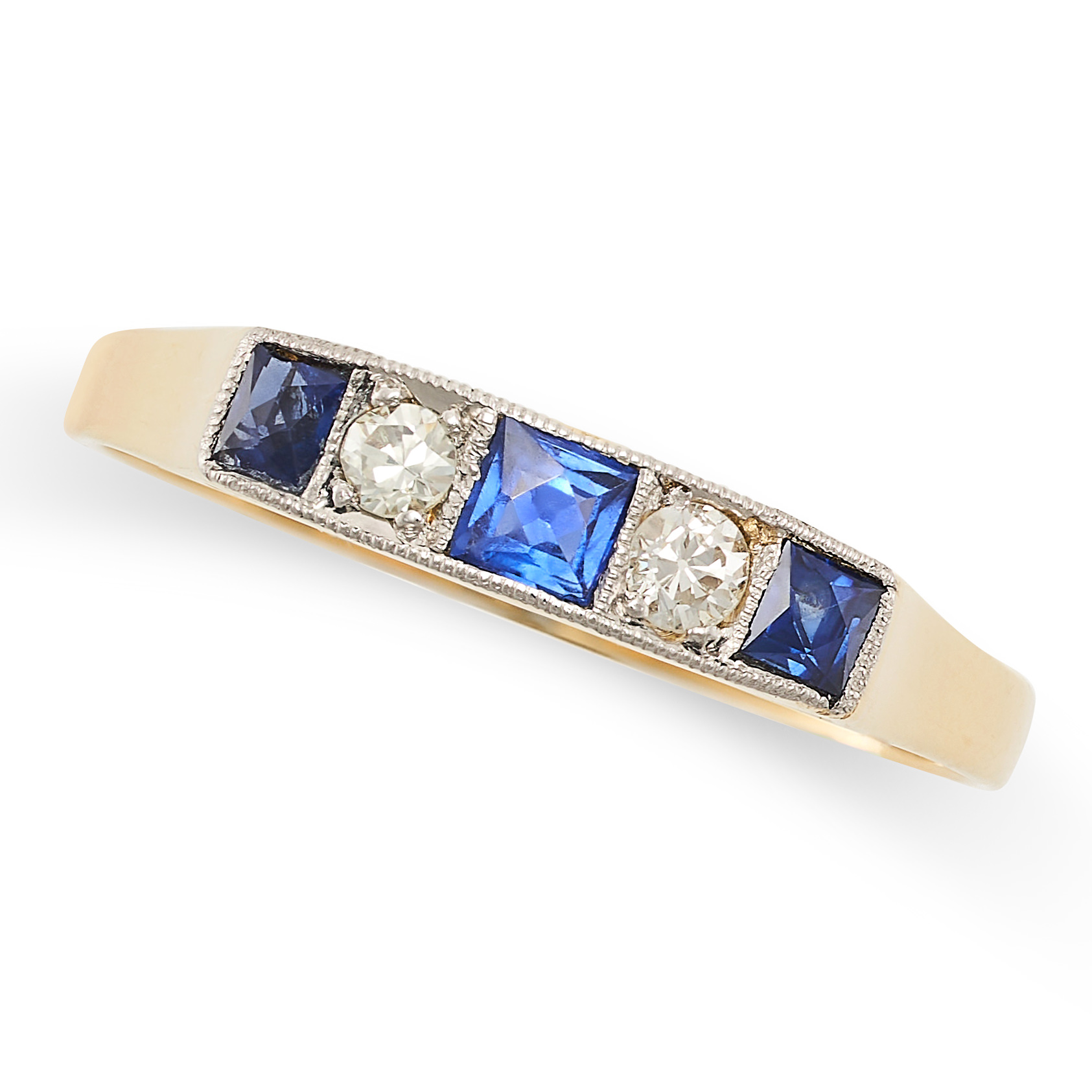 A SAPPHIRE AND DIAMOND RING in yellow gold, set with a row of alternating French cut sapphires and