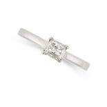 A DIAMOND SOLITAIRE ENGAGEMENT RING set with a princess cut diamond of 0.75 carats, no assay