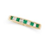 AN EMERALD AND DIAMOND BAND RING in 18ct yellow gold, set with a row of alternating step cut