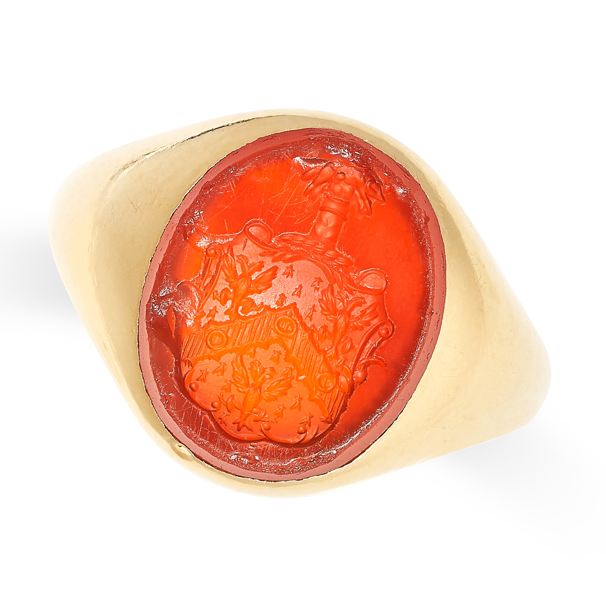 A VINTAGE CARNELIAN INTAGLIO SIGNET RING in 18ct yellow gold, set with a carnelian intaglio carved