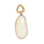 AN OPAL PENDANT set with a cabochon opal, no assay marks, 3.3cm, 2.9g.