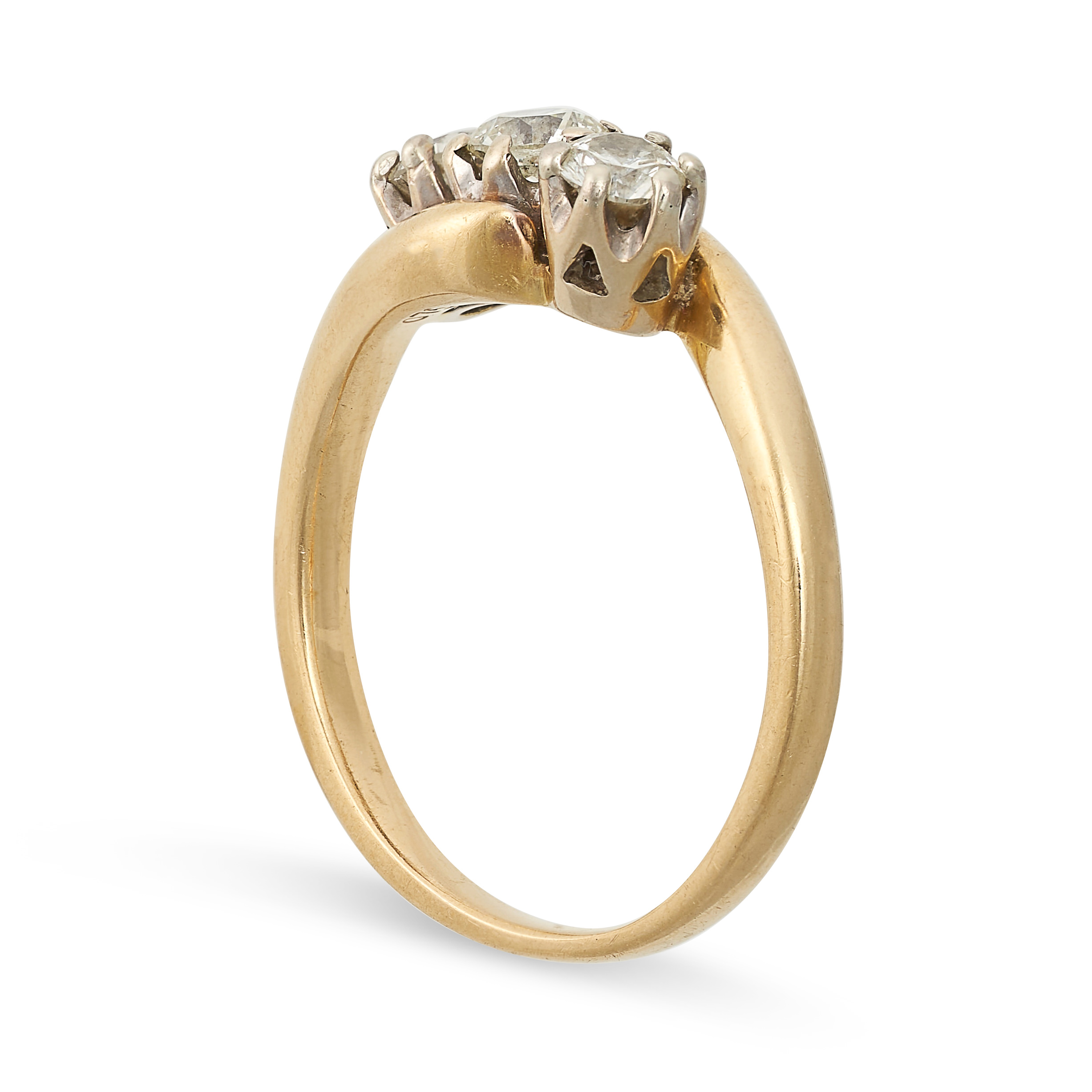 NO RESERVE - A DIAMOND THREE STONE RING in 18ct yellow gold, set with a trio of graduated round - Image 2 of 2