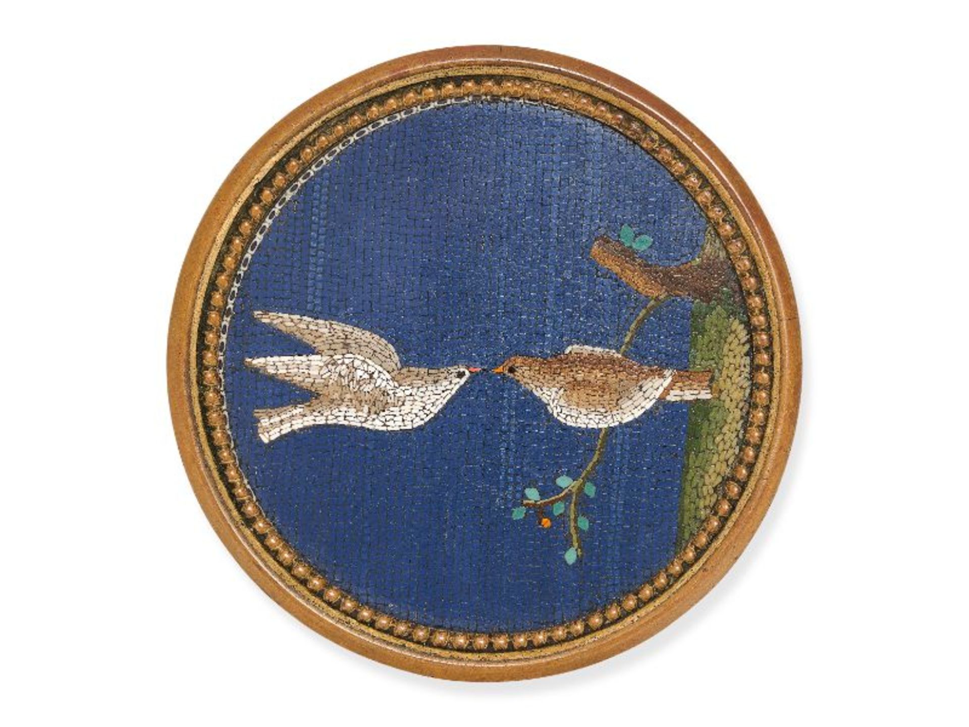 A FINE ANTIQUE MICROMOSAIC PLAQUE, LATE 19TH CENTURY the circular face inlaid with varicoloured