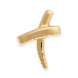 PALOMA PICASSO FOR TIFFANY & CO, A KISS LAPEL PIN BROOCH in 18ct yellow gold, designed a a