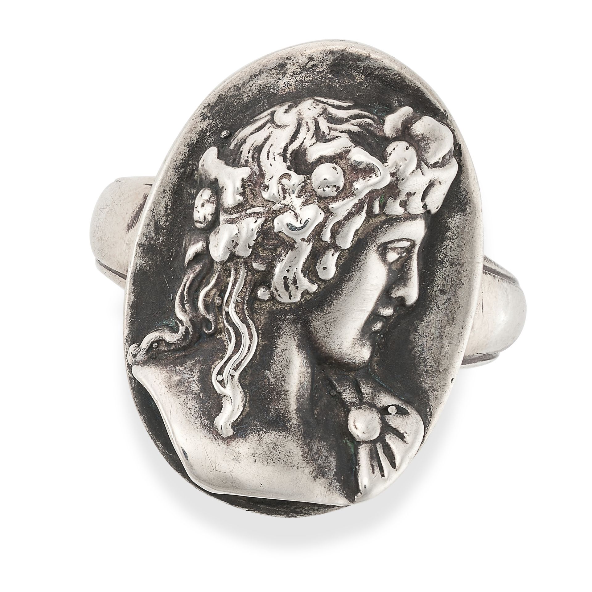 NO RESERVE - A CAMEO RING in silver, depicting the profile in relief of a Classical male figure,