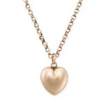 AN ANTIQUE EDWARDIAN HEART PENDANT AND CHAIN in 9ct yellow gold, the heart shaped pendant