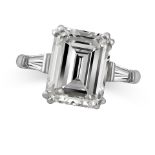AN IMPORTANT 4.39 CARAT SOLITAIRE DIAMOND RING in platinum, set with an emerald cut diamond of 4.