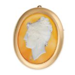 AN ANTIQUE CAMEO BROOCH / PENDANT in yellow gold, set with a cameo carved to depict the bust of a