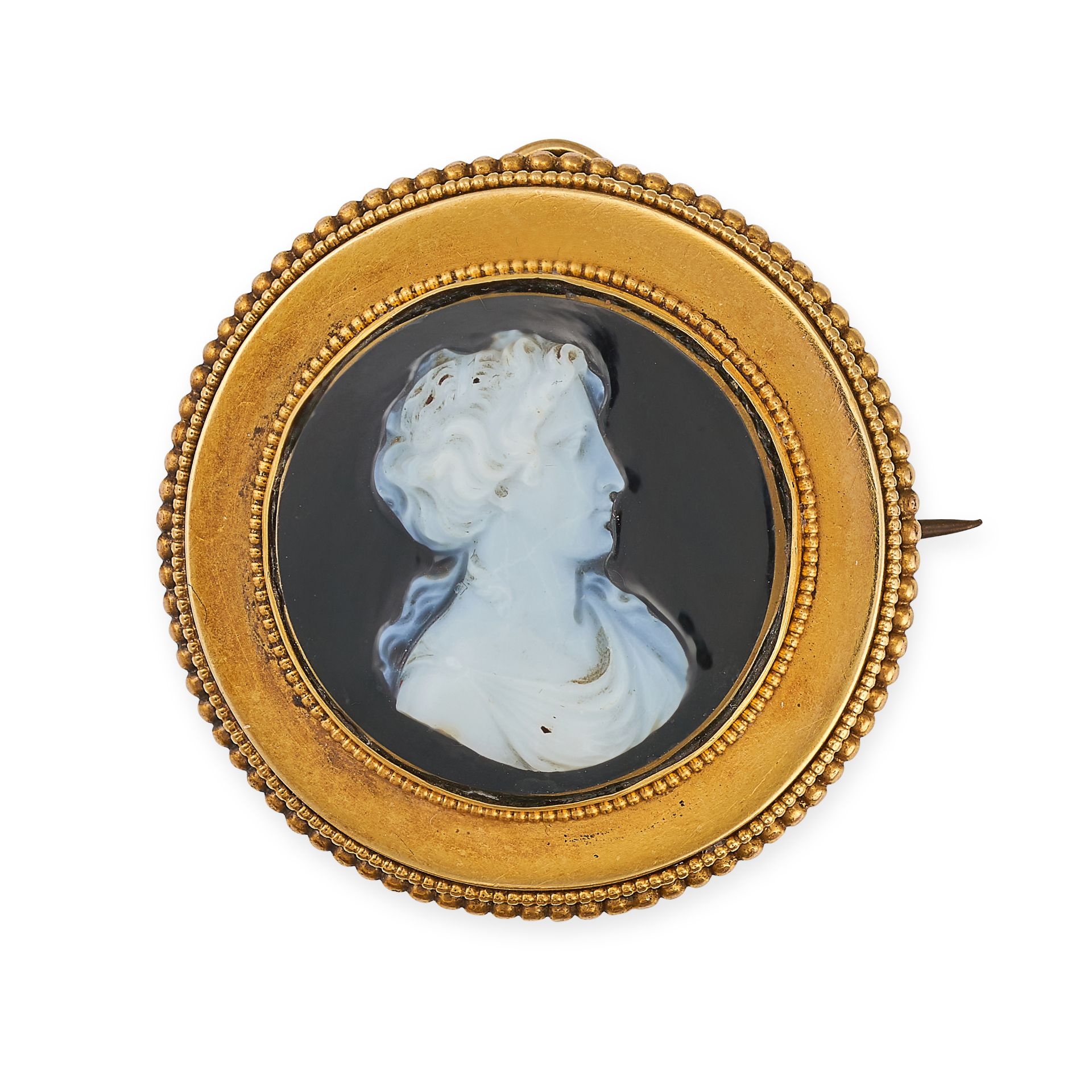 AN ANTIQUE CAMEO BROOCH / PENDANT in yellow gold, set with a cameo carved to depict the bust of a...