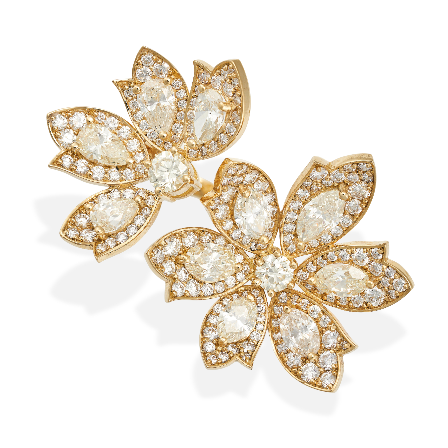 A DIAMOND FLOWER DRESS RING in 18ct yellow gold, the open band set on each side with a flower, the