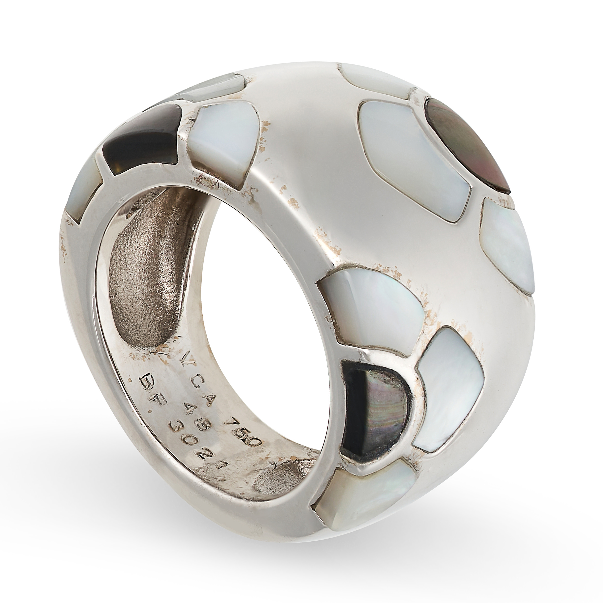 VAN CLEEF & APRELS, A MOTHER OF PEARL MARQUETERIE RING in 18ct white gold, the bombe face set with - Image 2 of 2
