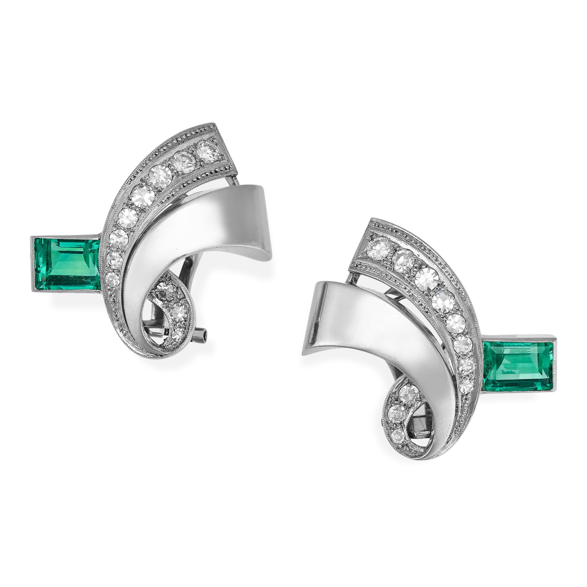 A PAIR OF FINE UNTREATED COLOMBIAN EMERALD AND DIAMOND CLIP EARRINGS in 18ct white gold, in