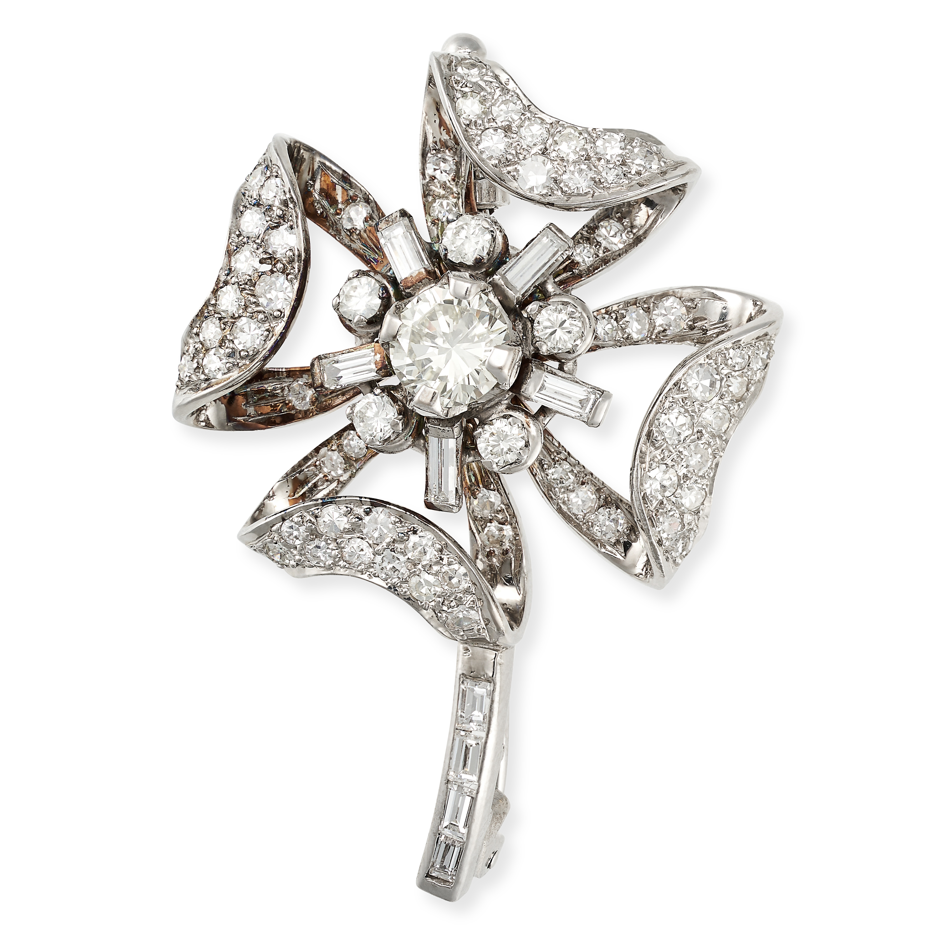 A VINTAGE DIAMOND FLOWER BROOCH in 18ct white gold, designed as a flower set to the centre with a