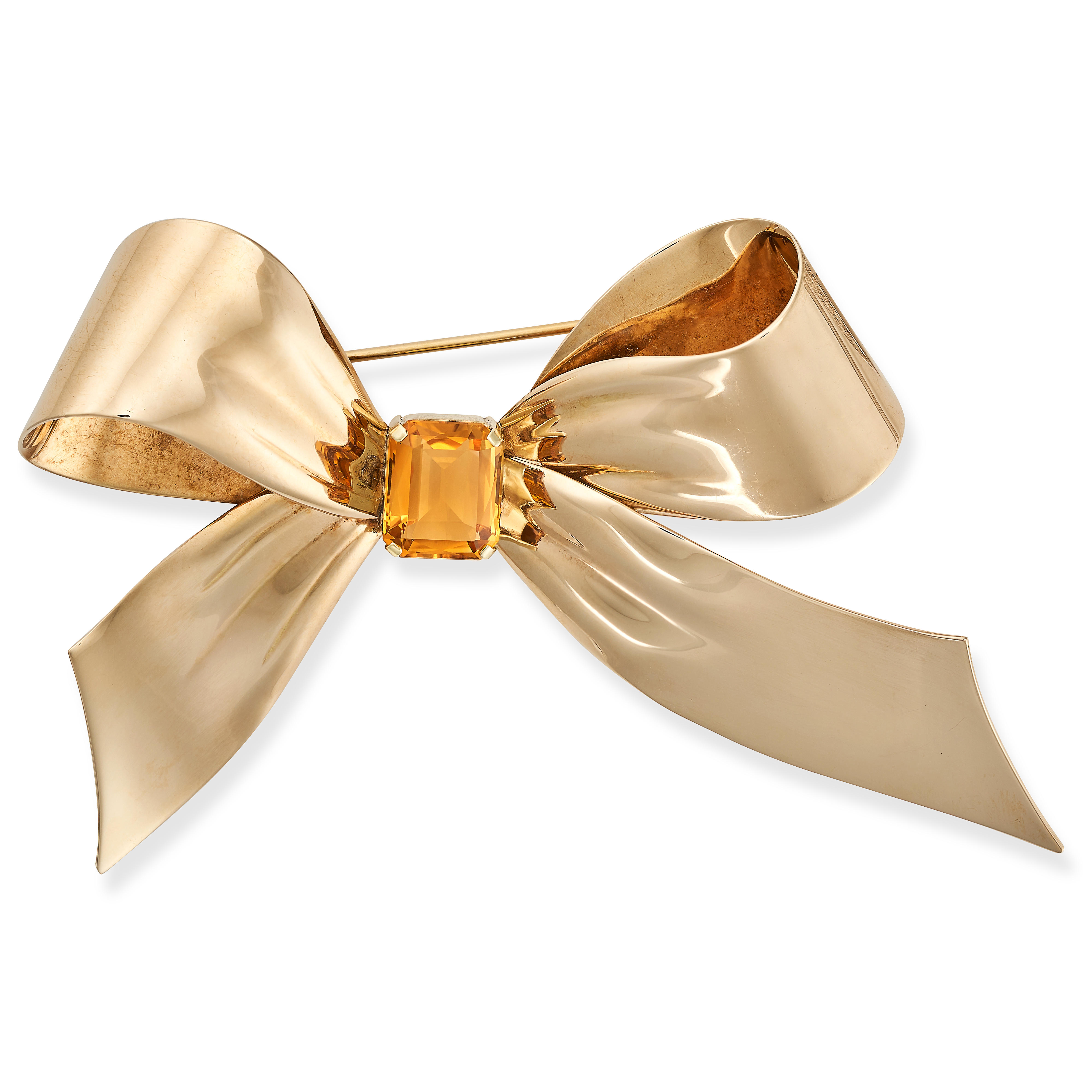 TIFFANY & CO., A VINTAGE CITRINE BOW BROOCH in 14ct yellow gold, designed as a ribbon tied into a