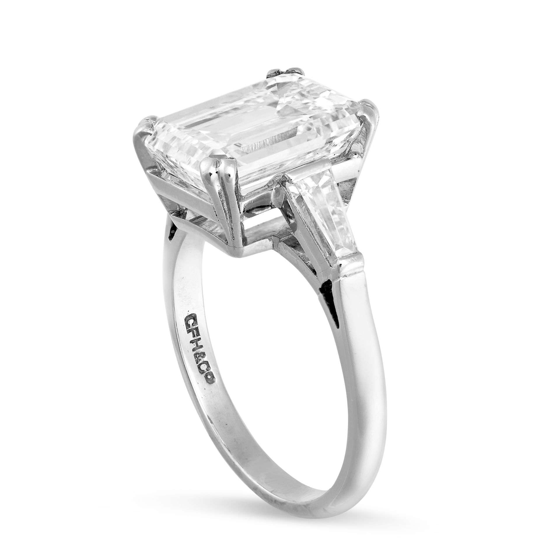 HANCOCKS & CO, AN IMPORTANT 4.39 CARAT SOLITAIRE DIAMOND RING in platinum, set with an emerald cut - Image 2 of 2