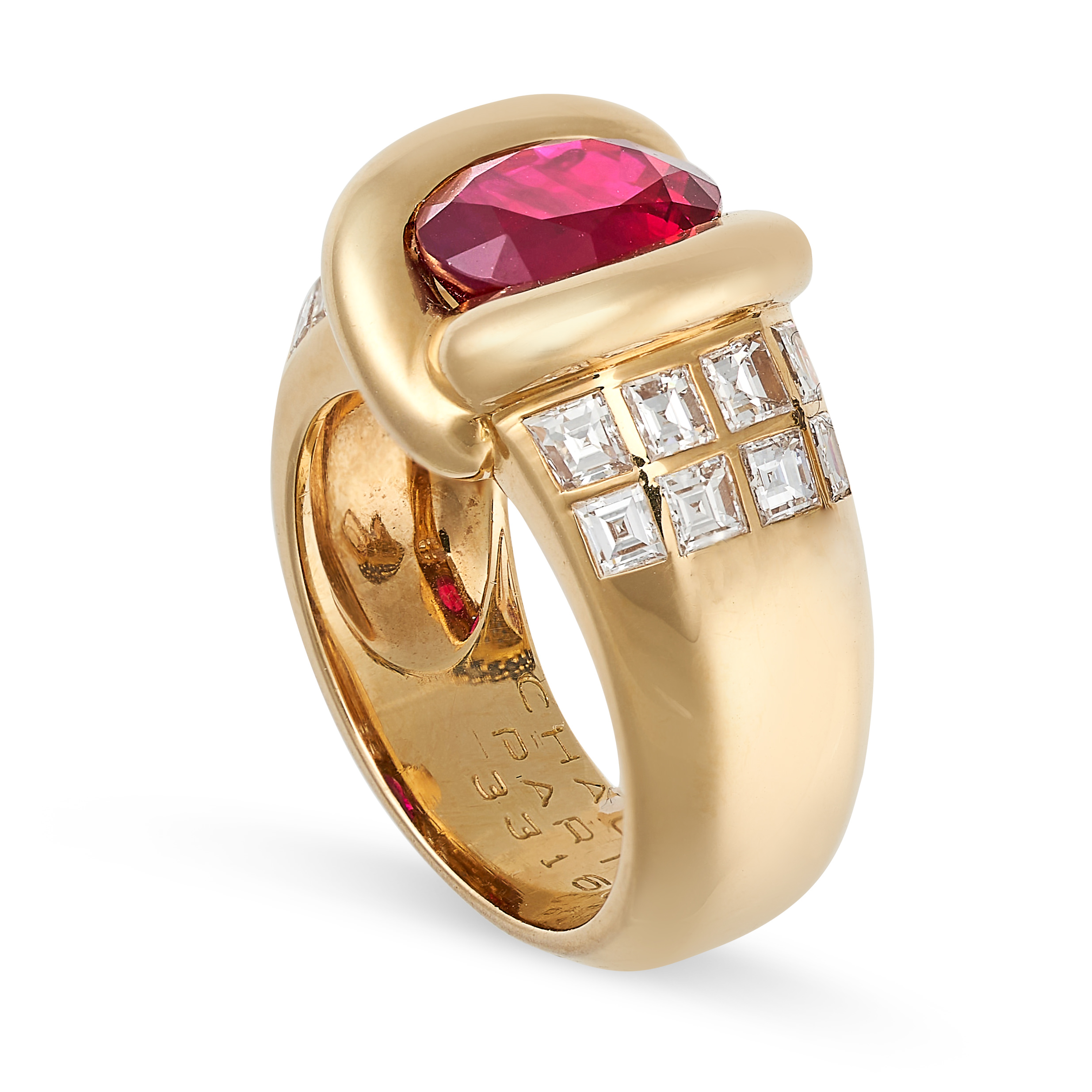 CHAUMET, A RUBY AND DIAMOND RING in 18ct yellow gold, set with an oval cut ruby of approximately 2. - Image 2 of 2