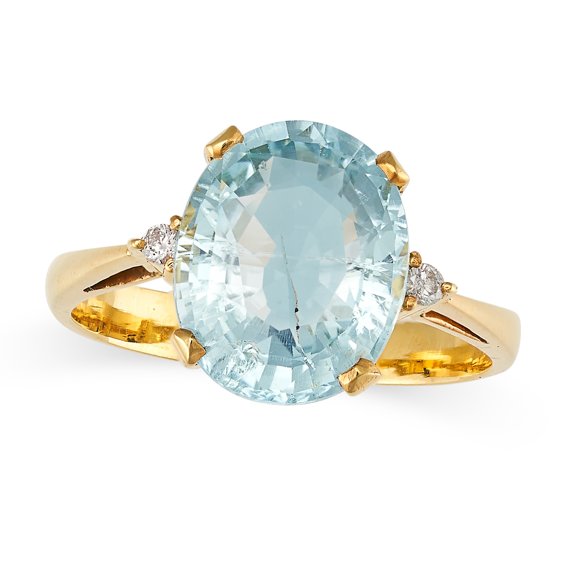 AN AQUAMARINE AND DIAMOND RING in yellow gold, set with an oval cut aquamarine of approximately 3...