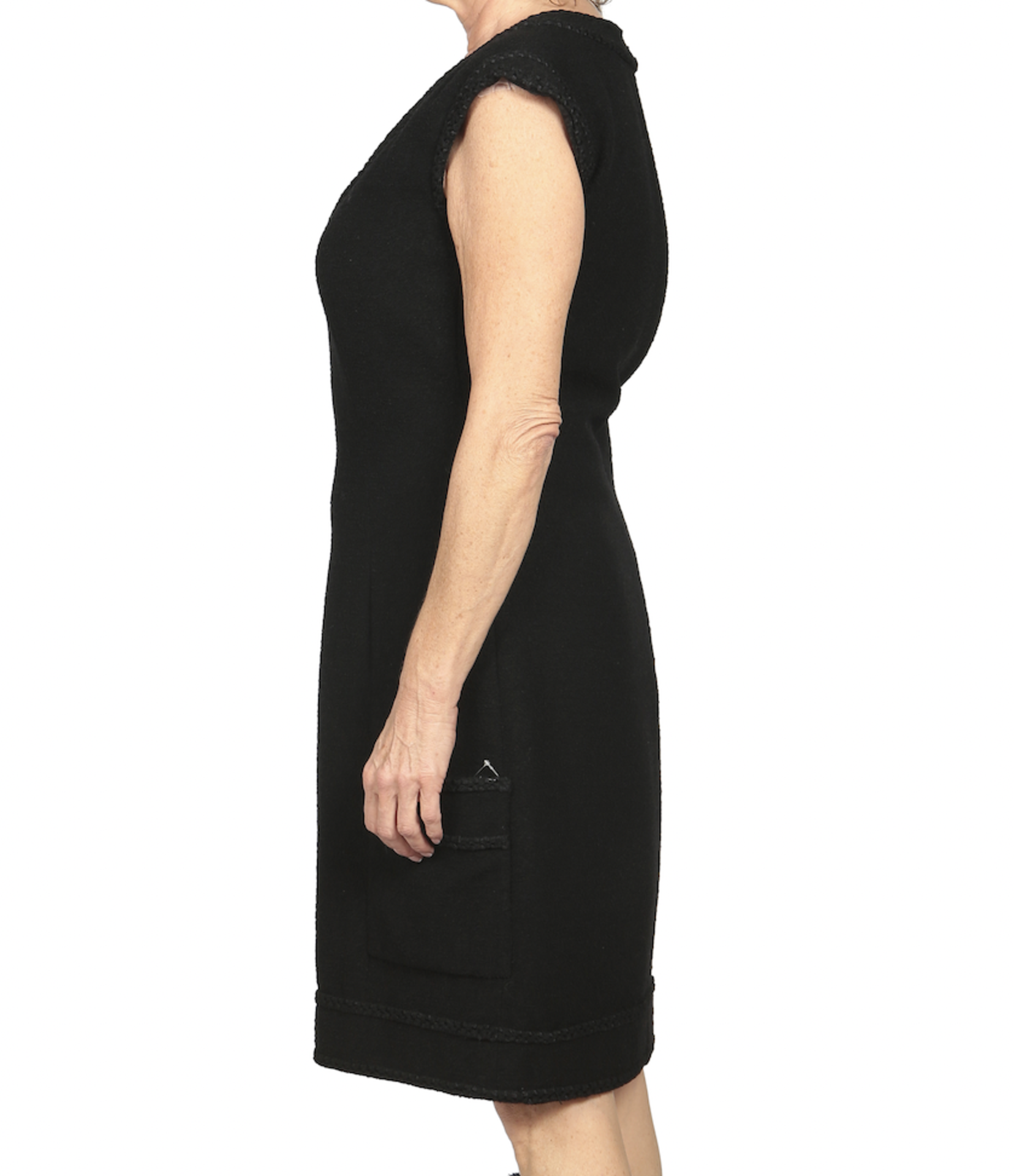 CHANEL, A BLACK WOOL DRESS - Bild 2 aus 6