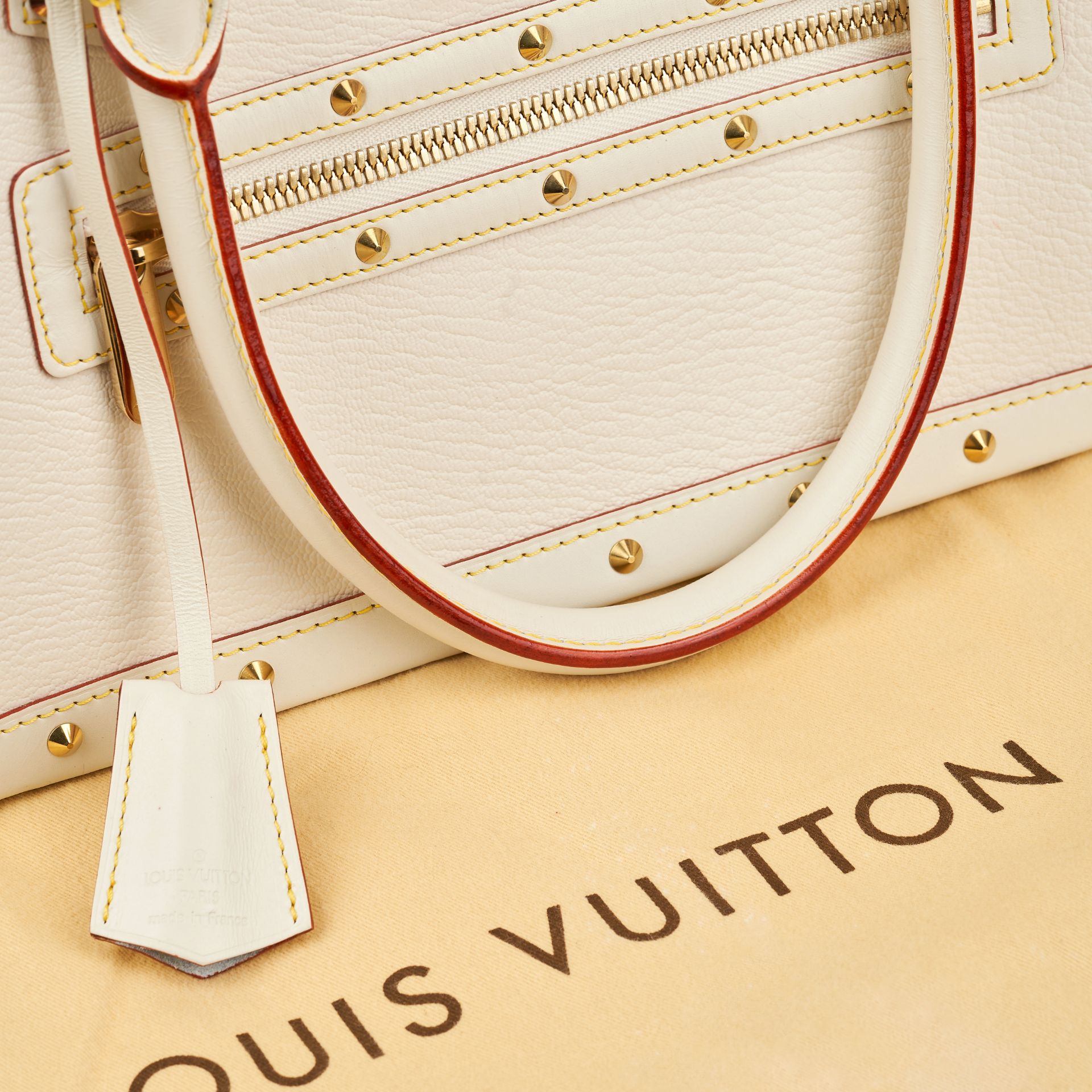 LOUIS VUITTON, A WHITE LE FABULEUX SUHALI TOP HANDLE BAG. Condition grade A-. Produced in 2004. 3... - Bild 5 aus 6