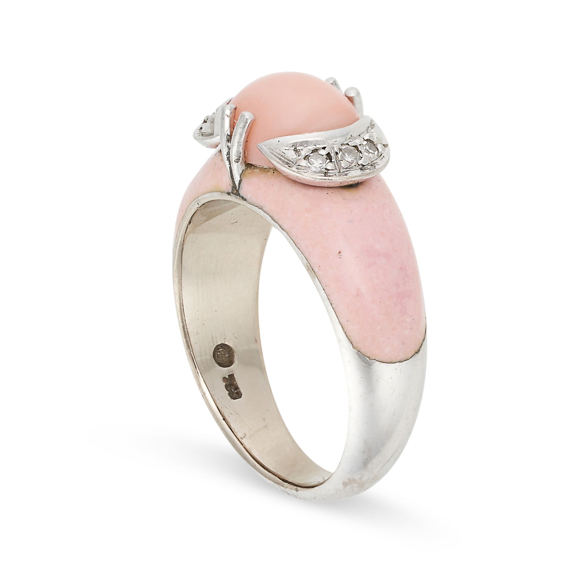 NO RESERVE - A CORAL, DIAMOND AND ENAMEL RING in 18ct white gold, set with a pink coral cabochon ... - Image 2 of 2