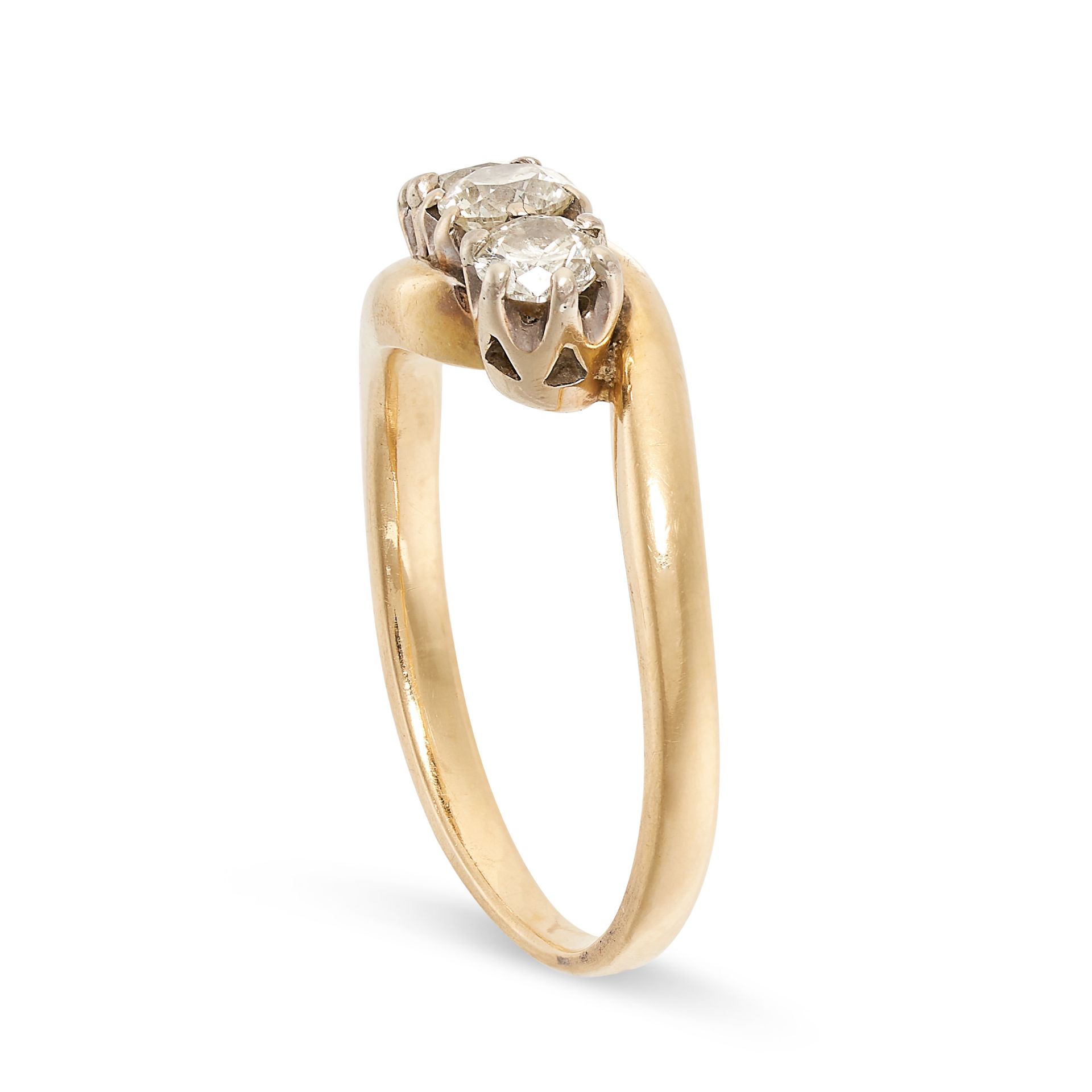NO RESERVE - A DIAMOND THREE STONE RING in 18ct yellow gold, set with three graduated round brill... - Image 2 of 2