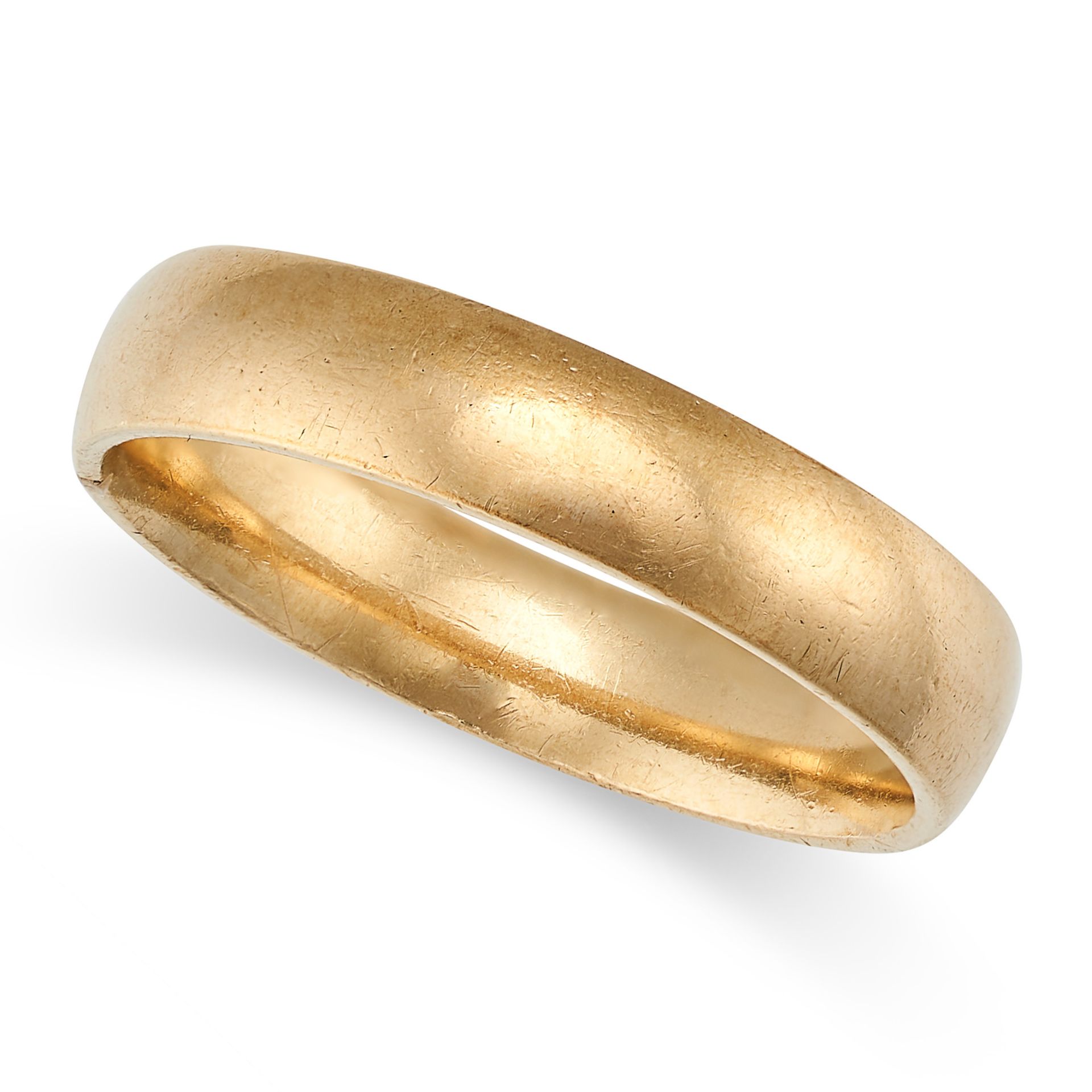 A VINTAGE GOLD WEDDING BAND RING in 9ct yellow gold, comprising a plain gold band, partial Britis...