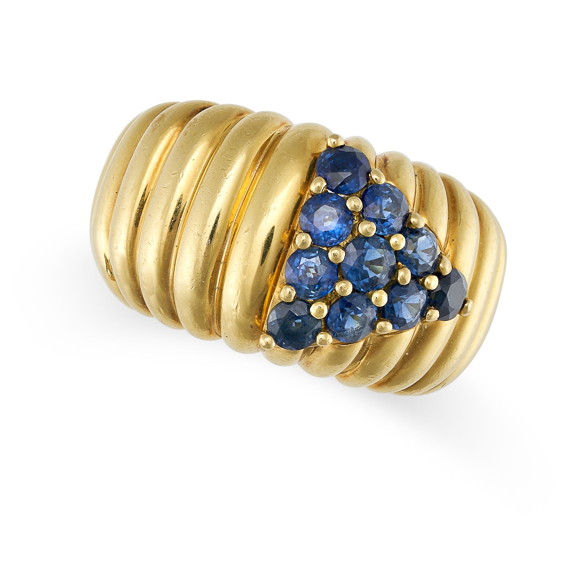 HOSE HESS, A SAPPHIRE DRESS RING in 18ct yellow gold, the ridged band set with a triangular clust...