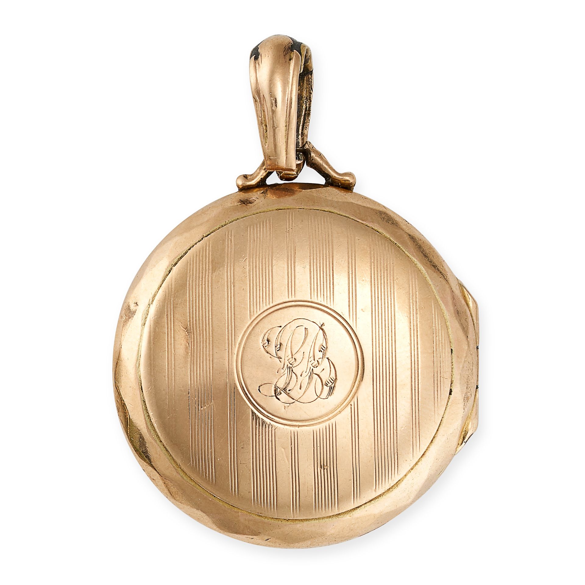 AN ANTIQUE EDWARDIAN LOCKET PENDANT in 9ct yellow gold, designed as a circular locket with an eng...
