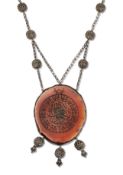 A CARNELIAN ISLAMIC VERSE PENDANT NECKLACE